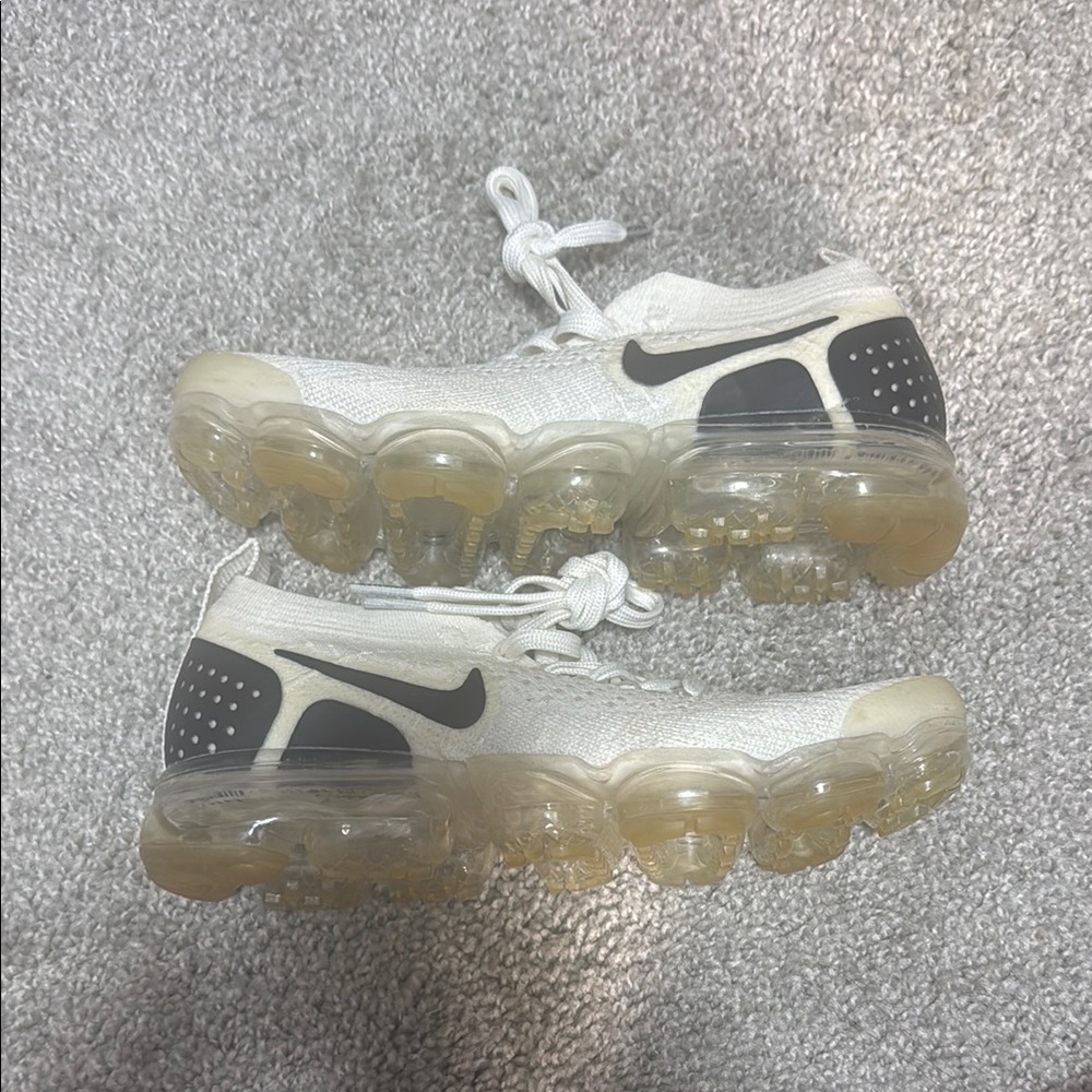 Woman’s vapor maxes